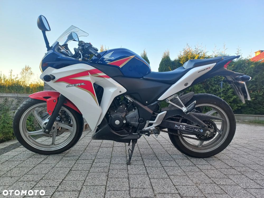 Honda CBR - 1