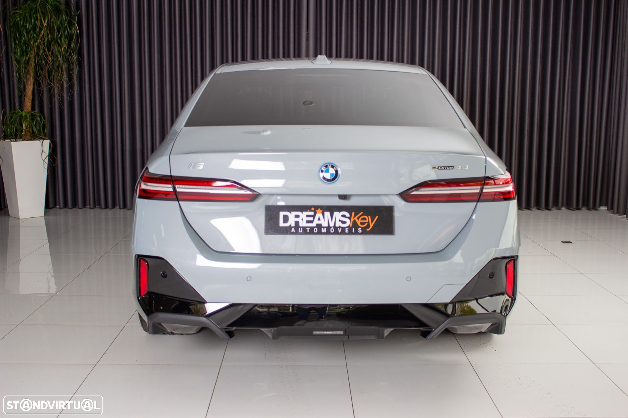 BMW i5 eDrive40 - 14