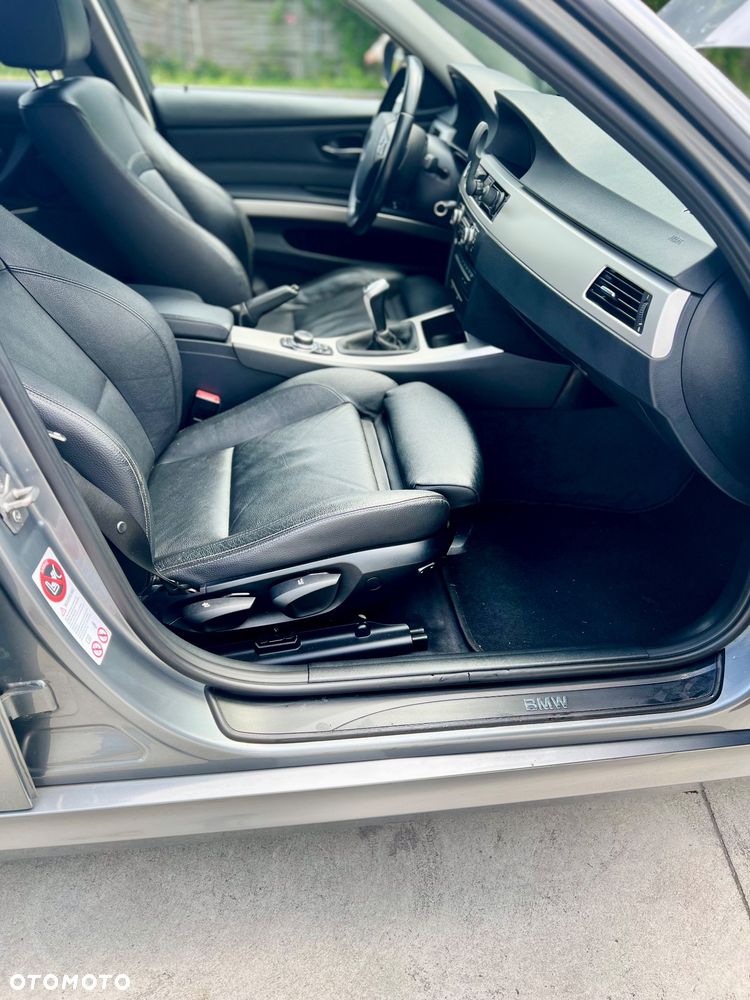 BMW Seria 3 318d - 16