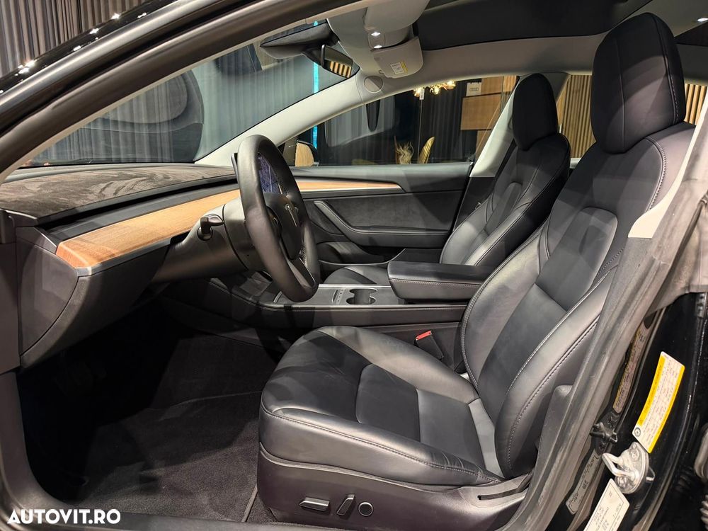 Tesla Model 3 - 30