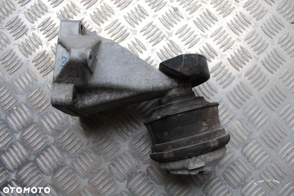 ŁAPA PODUSZKA SILNIKA LEWA MERCEDES W203 1.8 K A2712230904 - 3