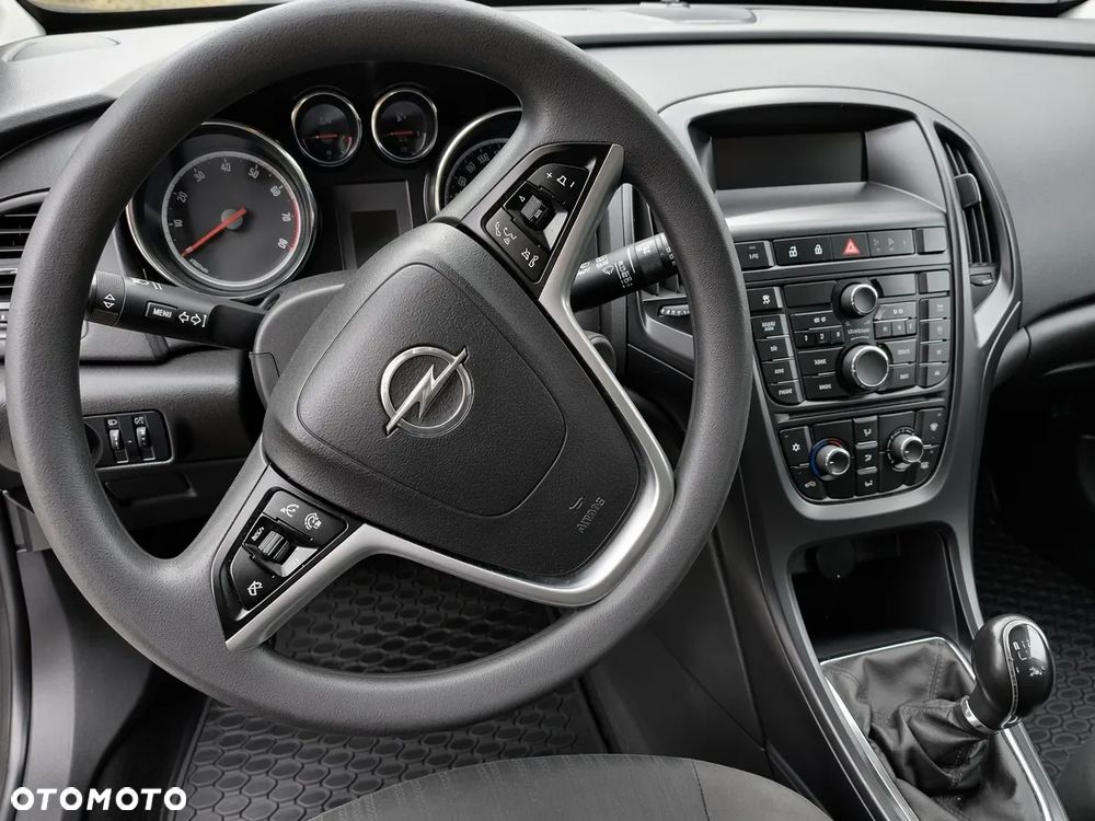 Opel Astra 1.4 T Essentia - 2