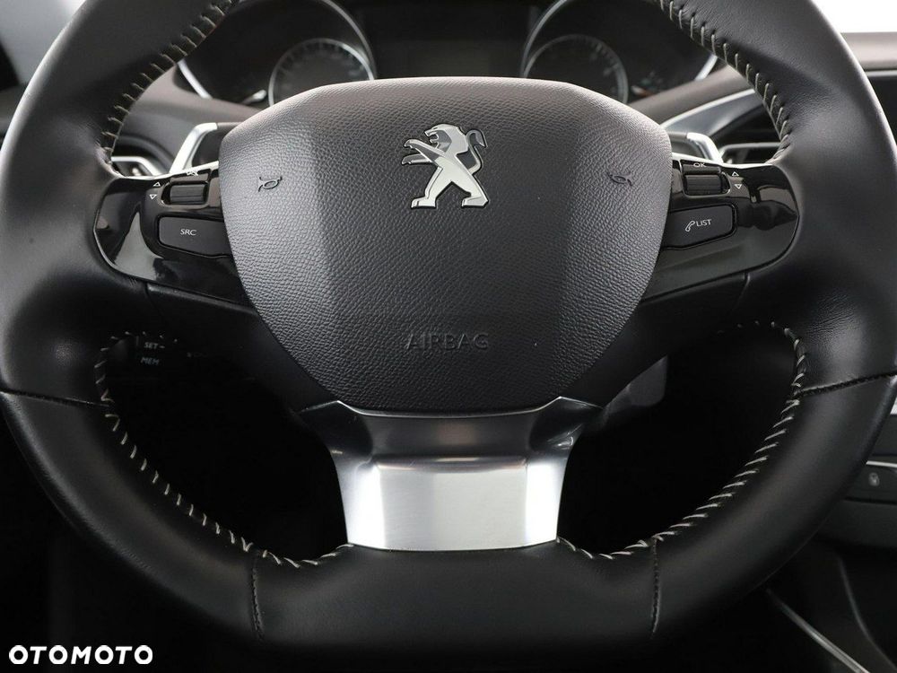 Peugeot 308 1.2 PureTech Allure S&S - 21