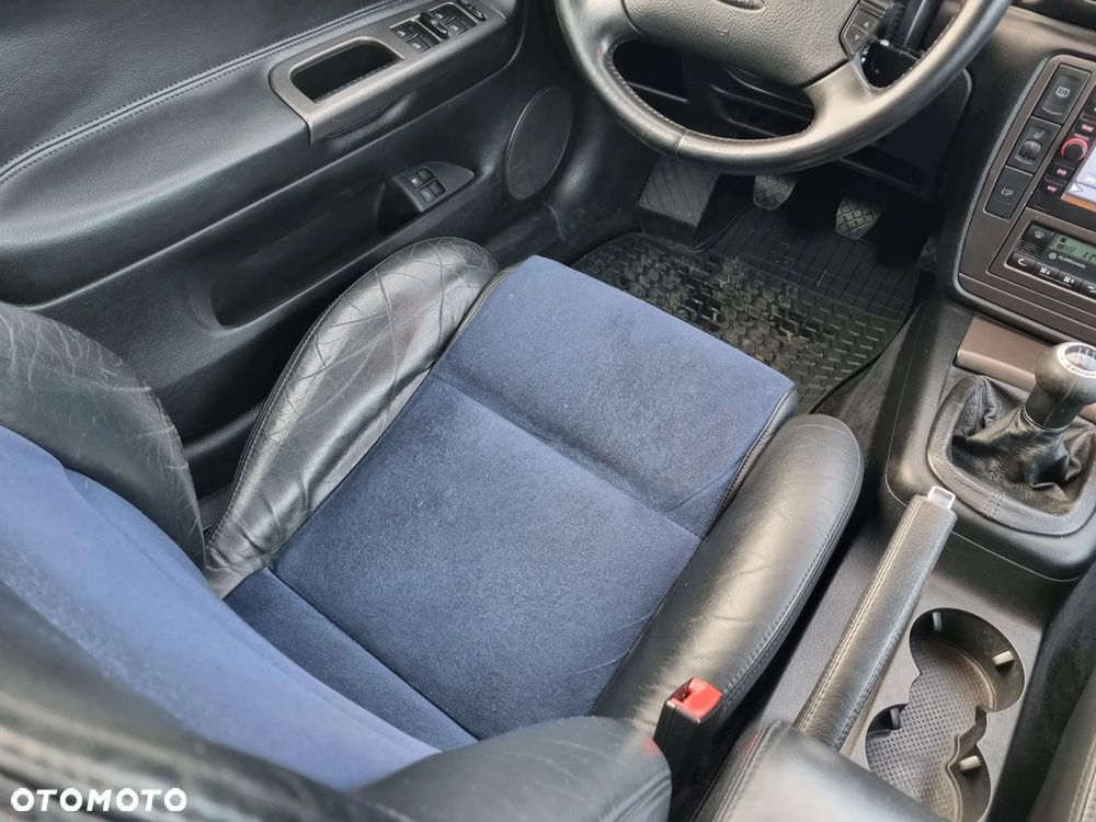 Volkswagen Passat - 12