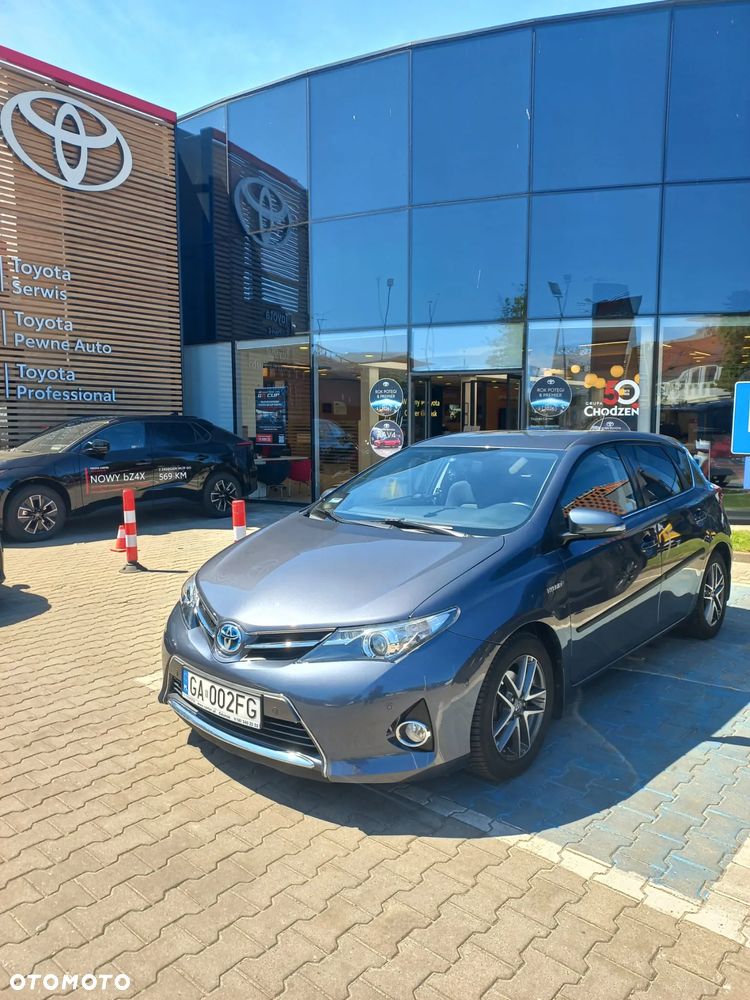 Toyota Auris 1.8 HSD Luna - 2