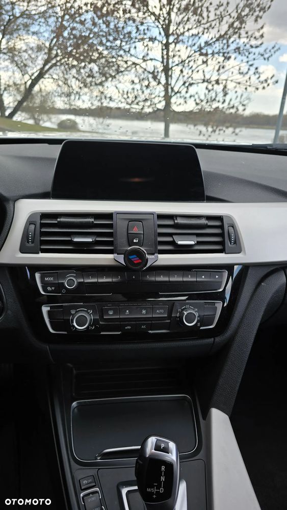 BMW Seria 3 318d - 17