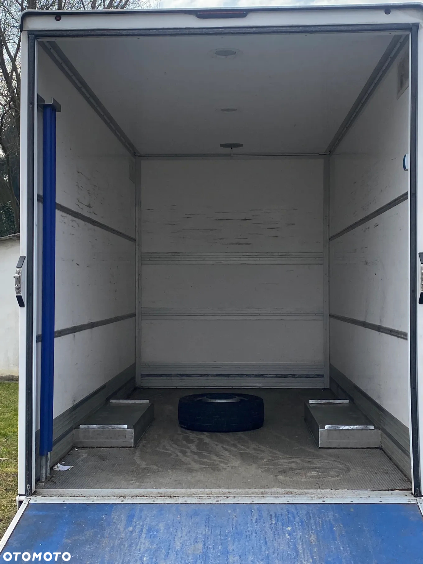 Kontener zabudowa Iveco Daily z 2023 roku wyjątkowa konstrukcja - 3