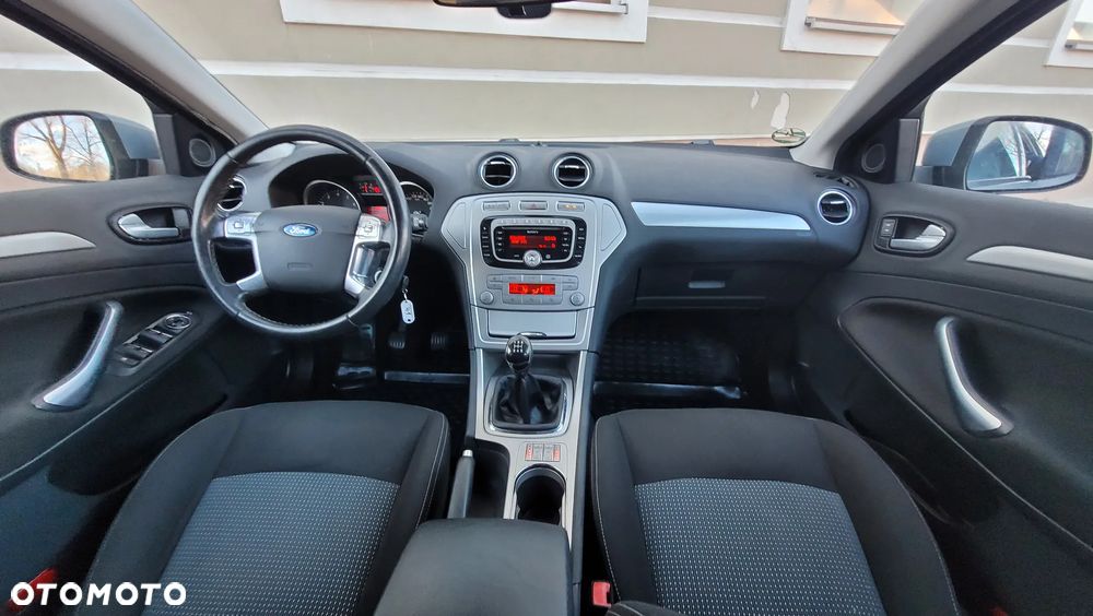 Ford Mondeo 2.0 Platinium X - 22