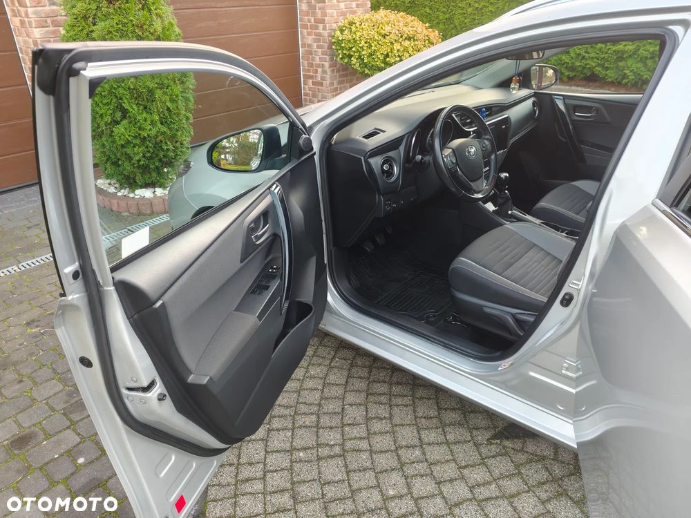 Toyota Auris 1.6 Dynamic - 17