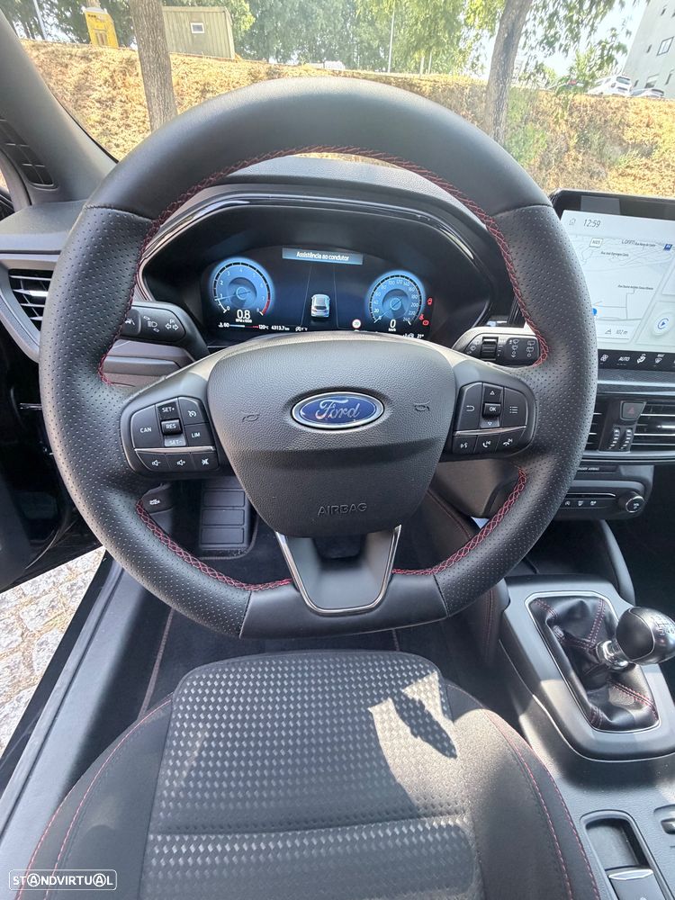 Ford Focus 1.0 EcoBoost MHEV ST-Line — fotografia 6