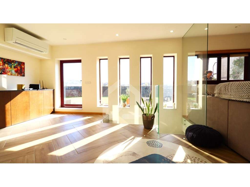 Apartamento T3 duplex, localizado no centro da cidade com terraço e... - Grande imagem: 4/48