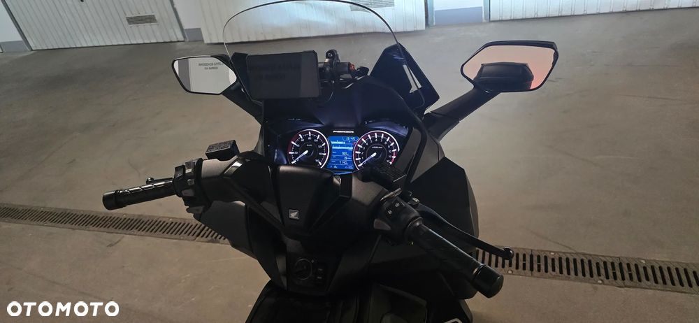Honda NSS - 19