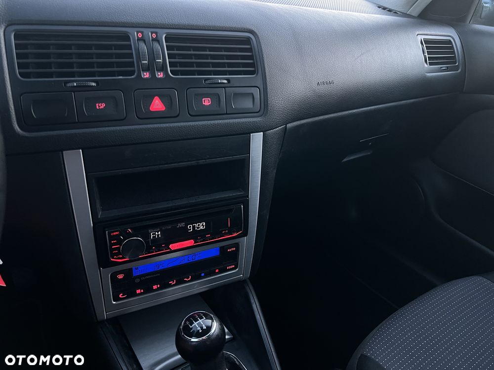 Volkswagen Bora 1.6 Comfortline - 17