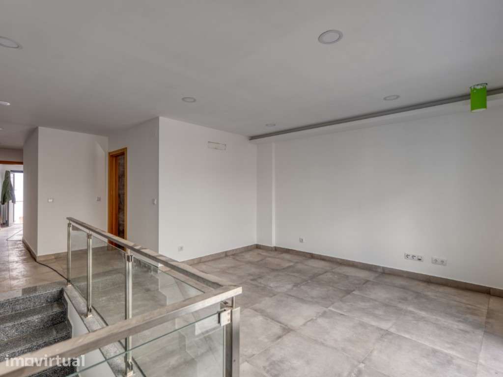 Apartamento T1 Novo junto à Biblioteca Municipal e Jardim Municipal... - Grande imagem: 4/22