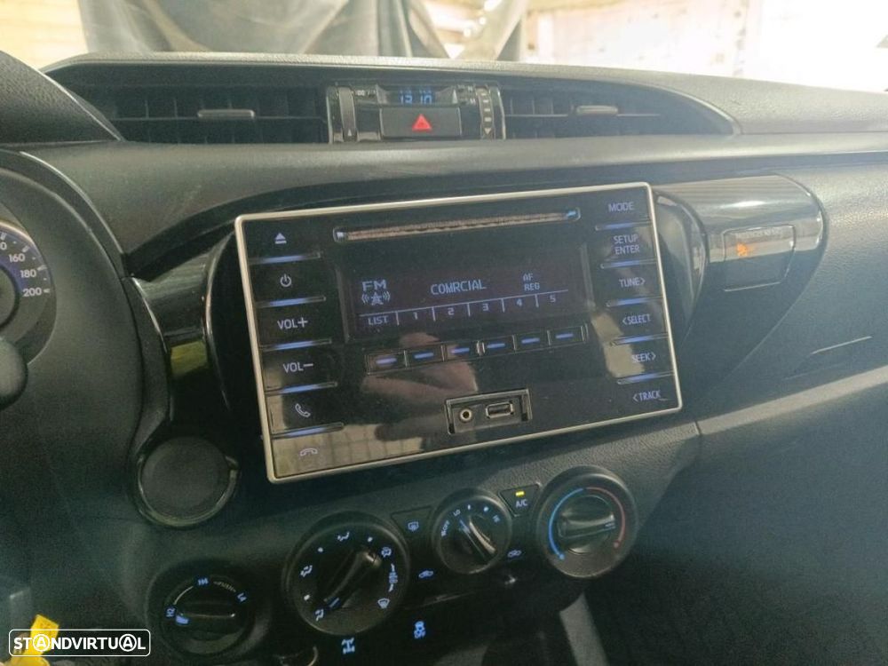 Toyota Hilux 2.4 D-4D 4WD CE 3L c/iva - 3