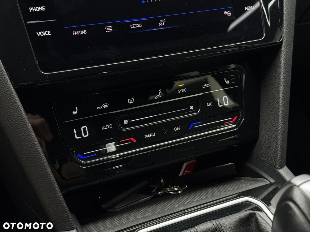 Volkswagen Passat - 25