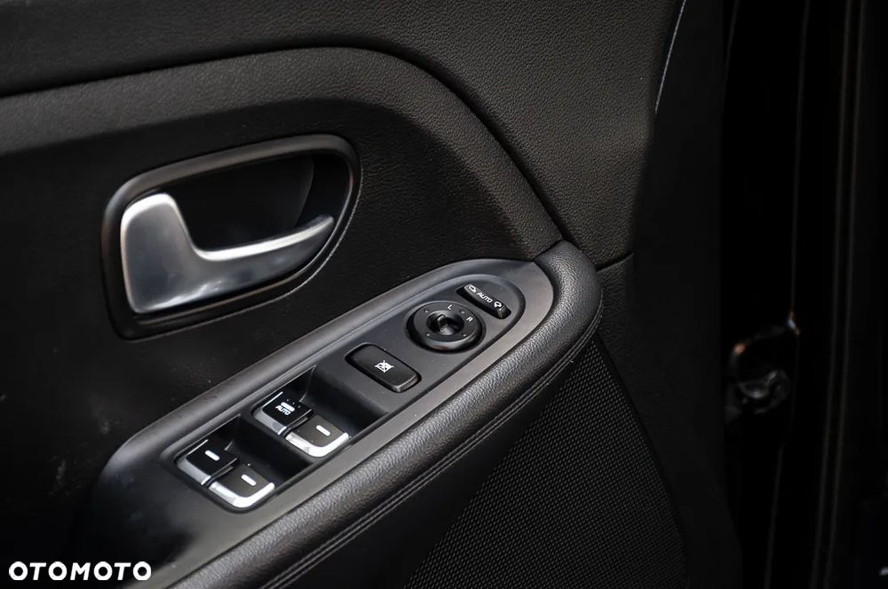 Kia Carens 1.6 GDI L 7os - 37