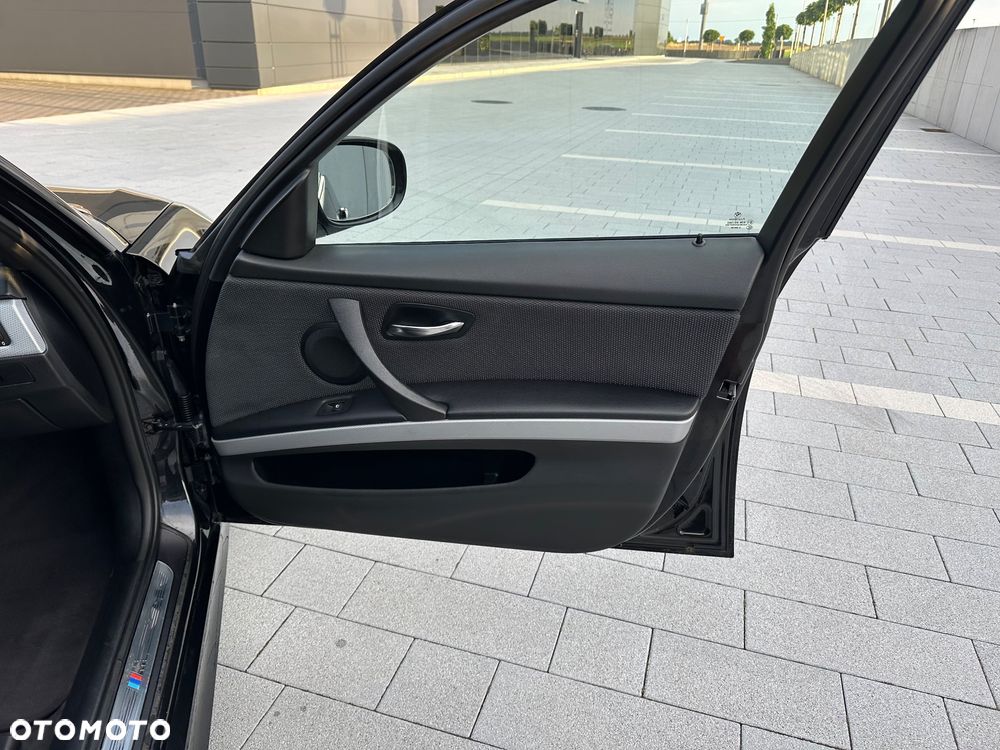 BMW Seria 3 320d DPF Blue Performance Edition Sport - 14