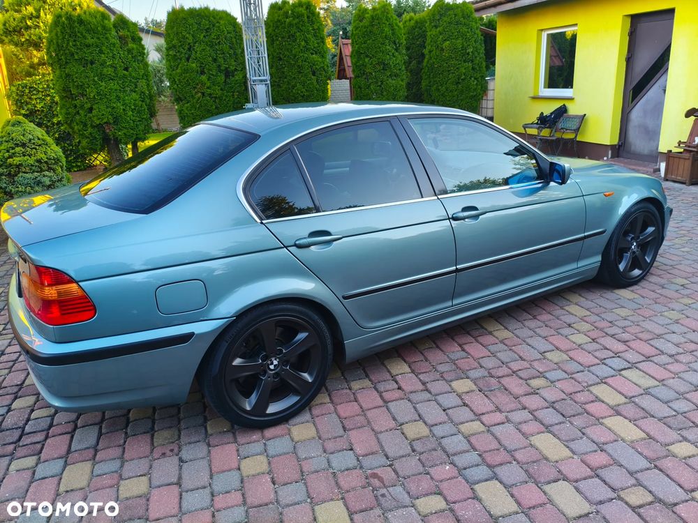 BMW Seria 3 330i - 9