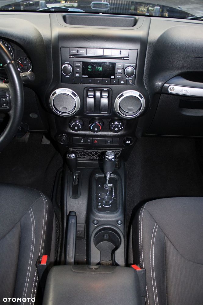 Jeep Wrangler - 26