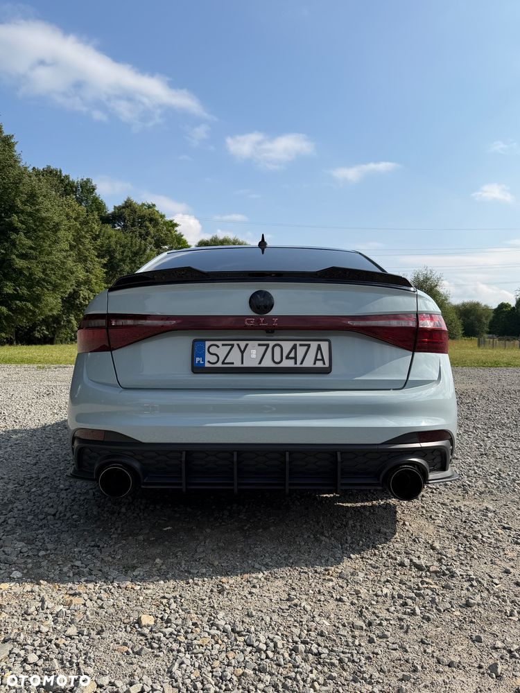 Volkswagen Jetta - 17