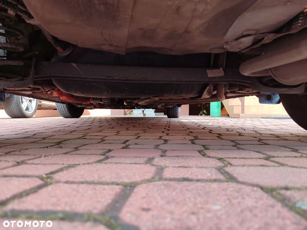 Toyota Yaris Hybrid 100 Life - 29