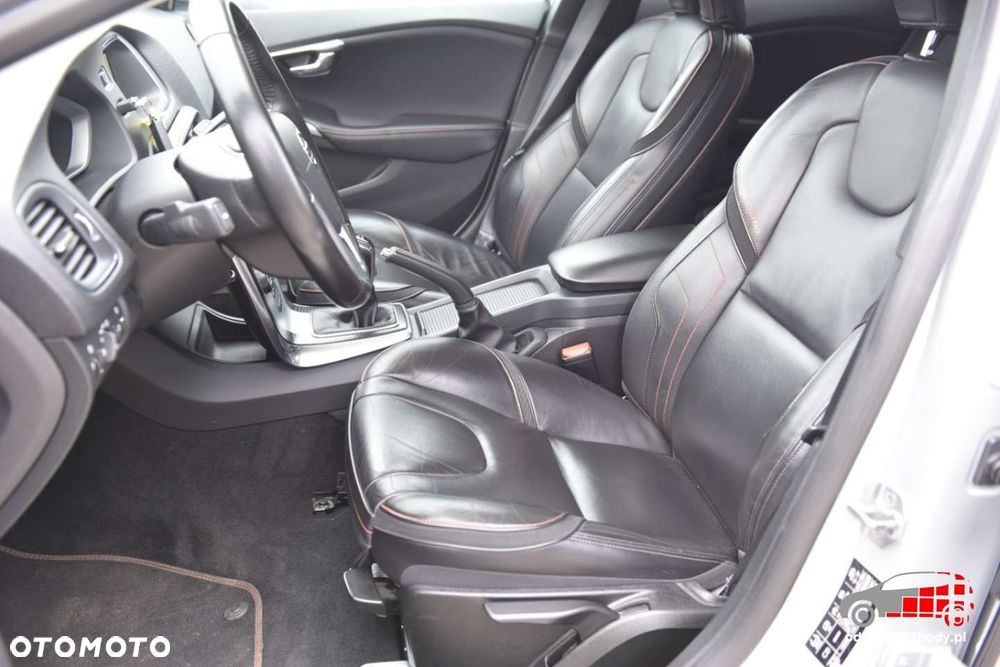 Volvo V40 - 18