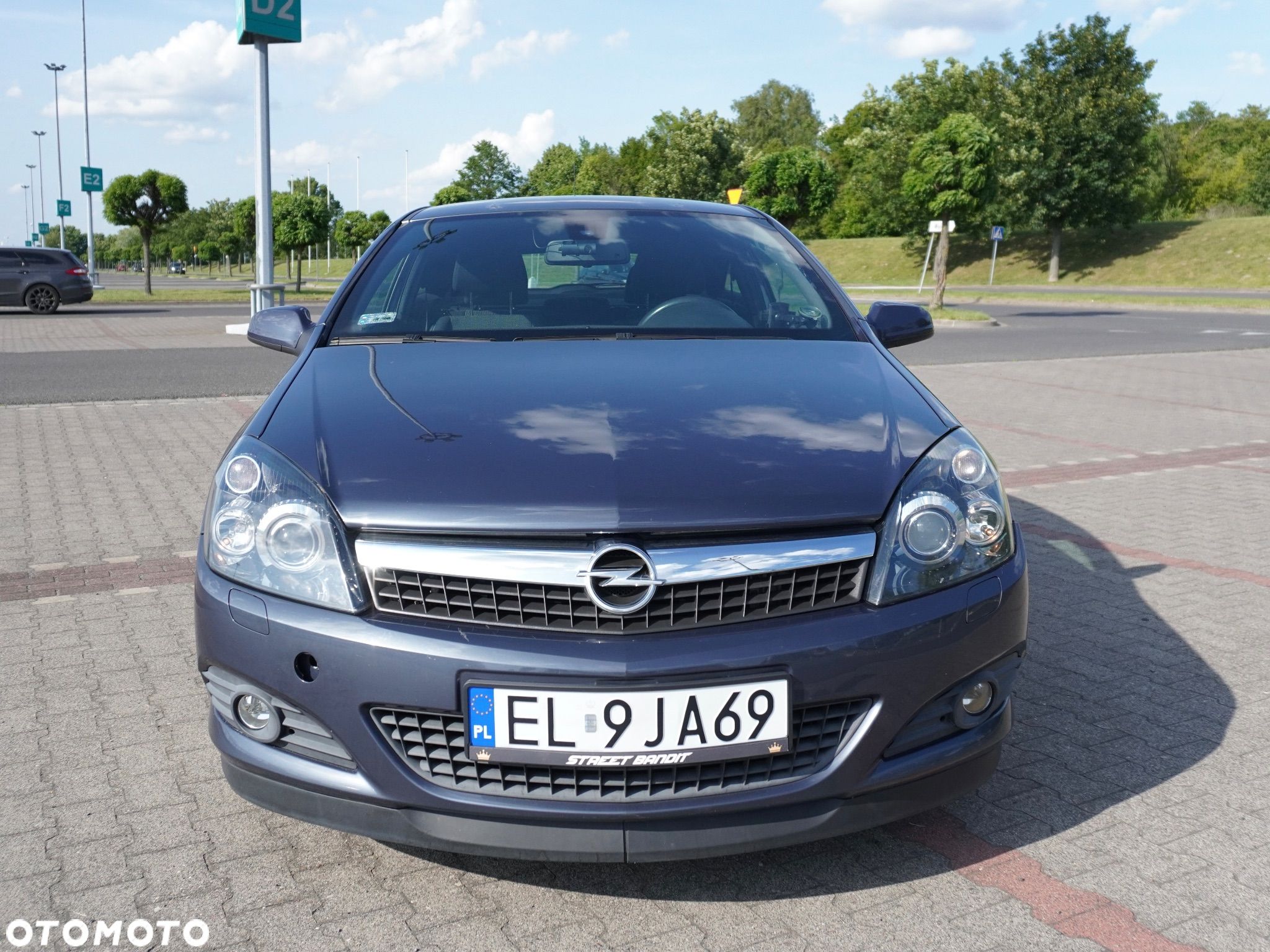 Opel Astra GTC 1.8 Sport - 1