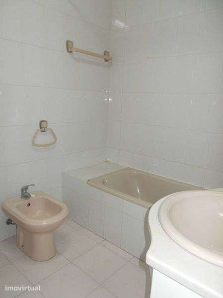VENDA APARTAMENTO T2+GARAGEM - Grande imagem: 4/12