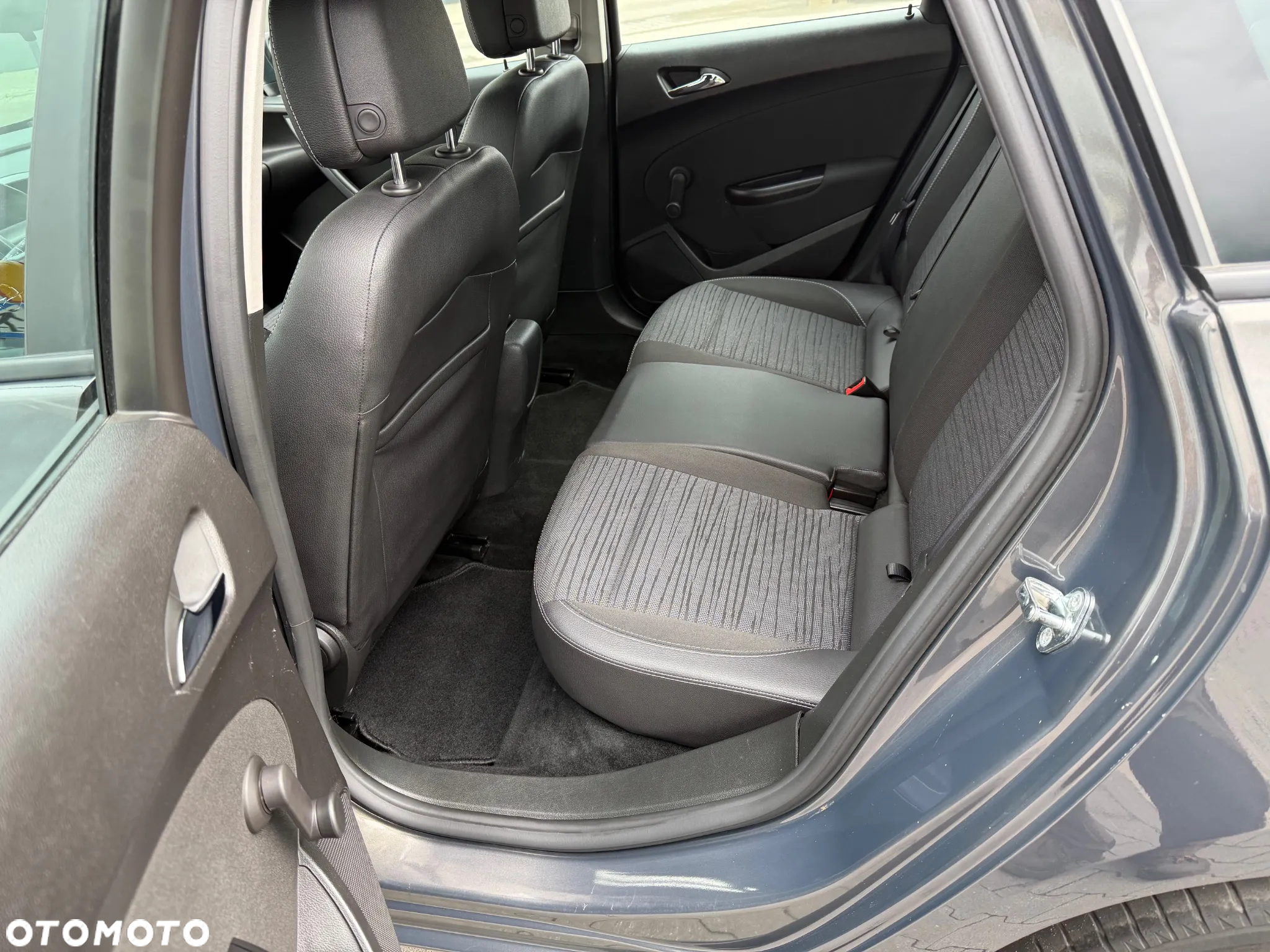 Opel Astra 1.6 Sports Tourer - 9