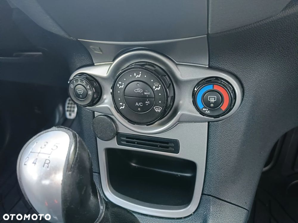 Ford Fiesta 1.25 SYNC Edition - 24