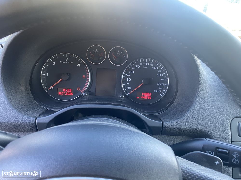 Audi A3 Sportback 2.0 TDi DSG - 5