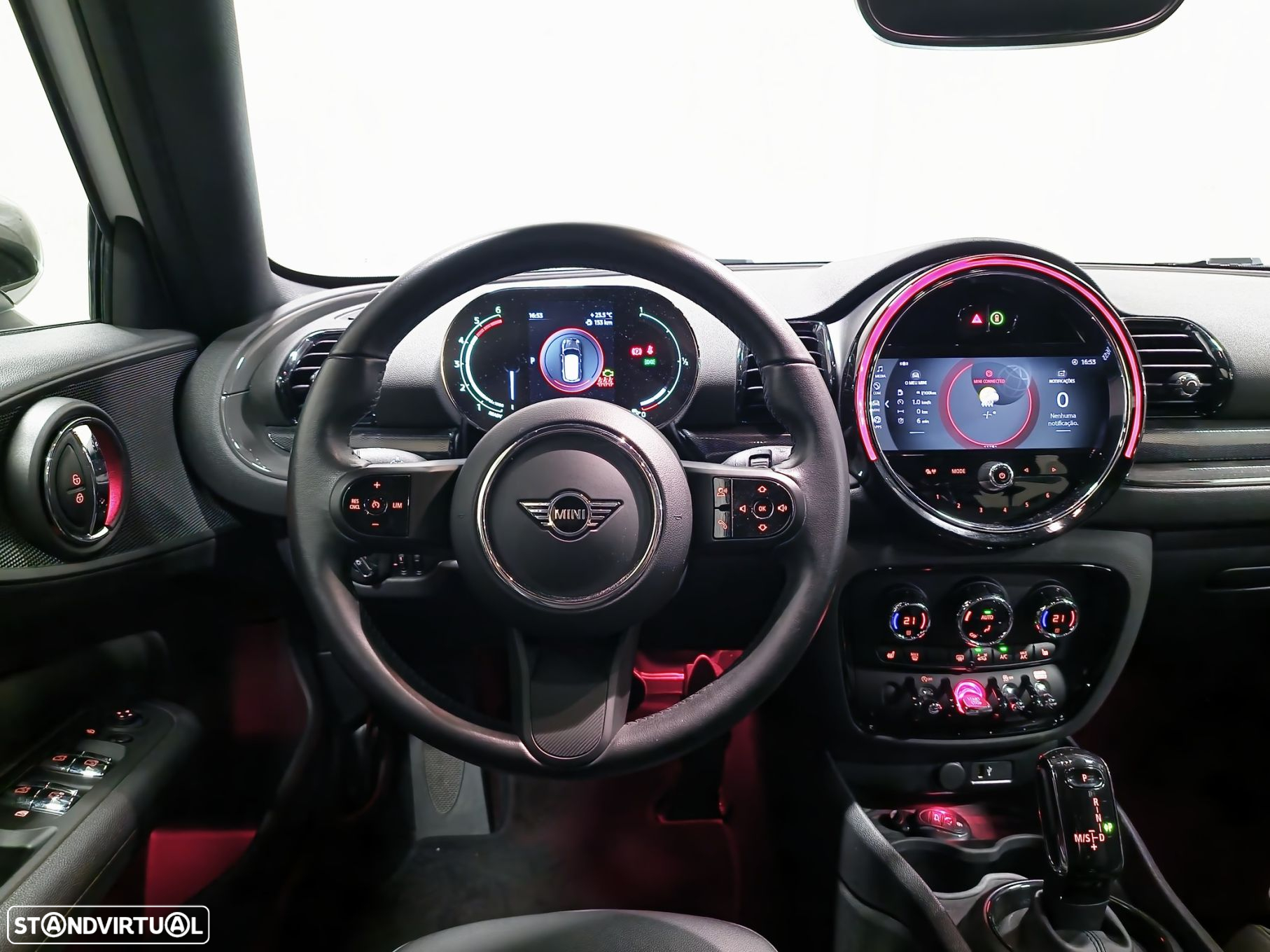 MINI Clubman Cooper D Premium Essential Auto - 17
