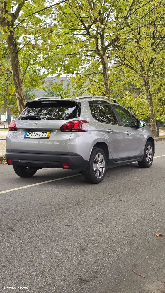 Peugeot 2008 1.2 PureTech Style - 10