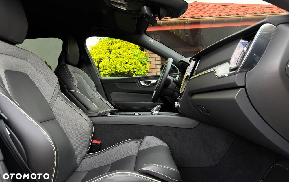 Volvo XC 60 B5 B AWD Geartronic RDesign - 9