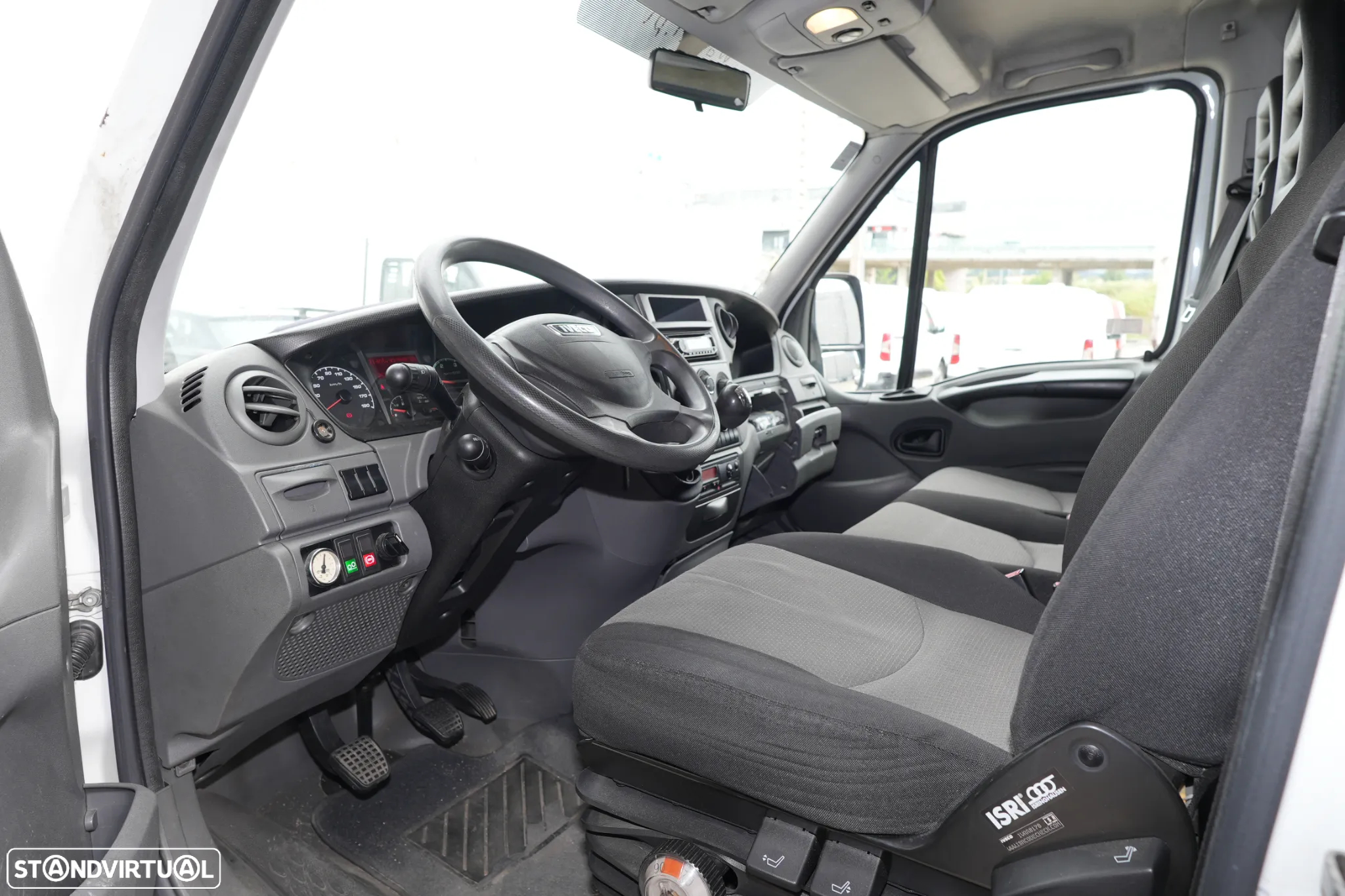 Iveco Daily Tractor Semi-Reboque 7000kg 3.0TD 150cv Plataforma - 8