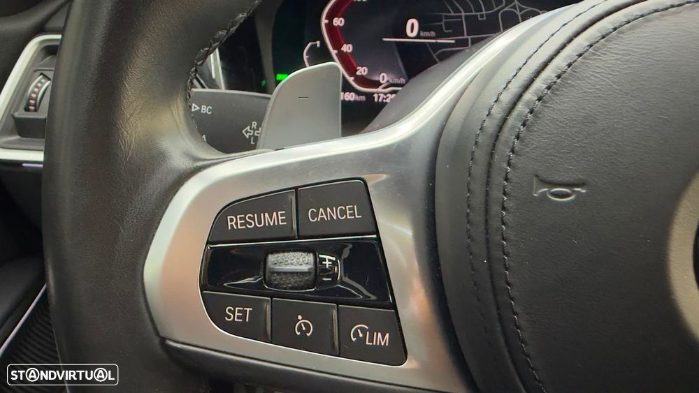 BMW 330 e Pack Desportivo M Pro Auto - 24