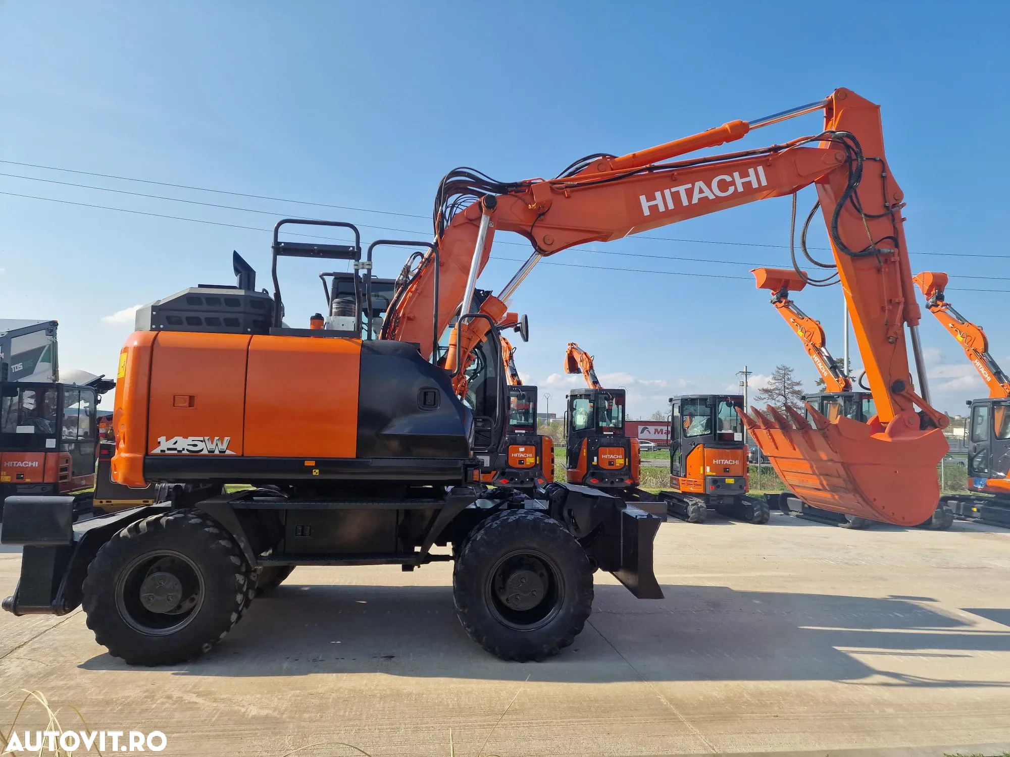 Hitachi EXCAVATOR PE ROTI, 3 brate excavare, LAMA+CALE, cupa NOUA 1,2m latime, Masa operationala 17,2t, Inst picon, A doua inst hidr, 2018, 2.993h, hidraulica HITACHI, anv noi, posibilitate leaisng 3 ani, PROMOTIE 99.900 EUR+Tva - 7