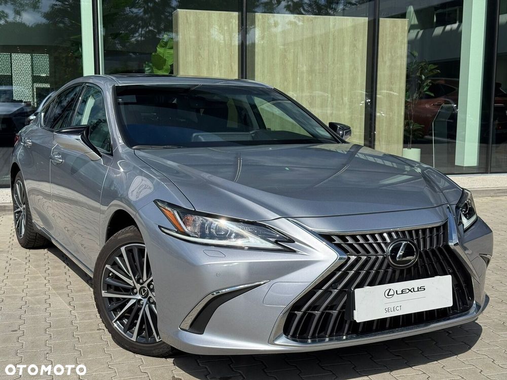 Lexus ES - 10