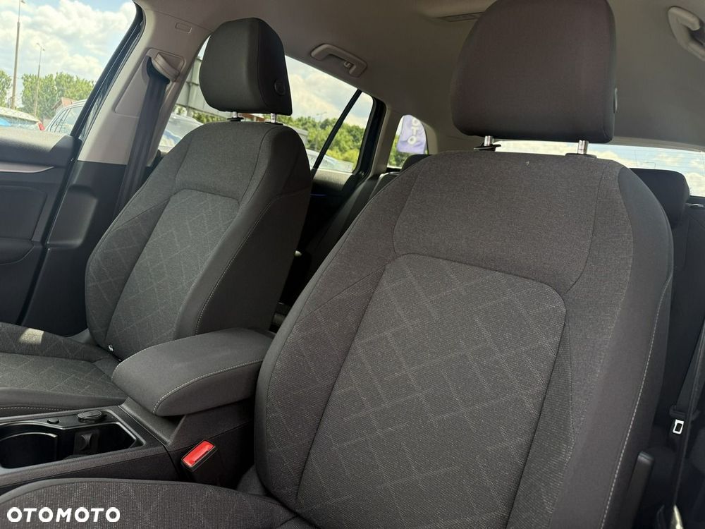 Volkswagen Golf - 11