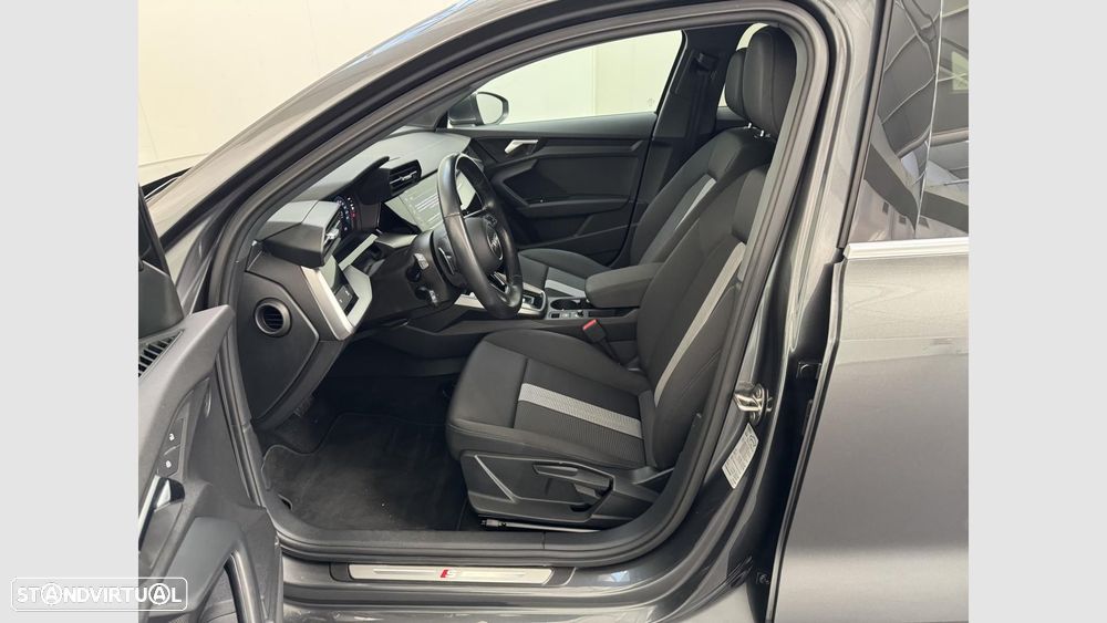 Audi A3 Limousine 30 TDI S line S tronic — fotografia 8