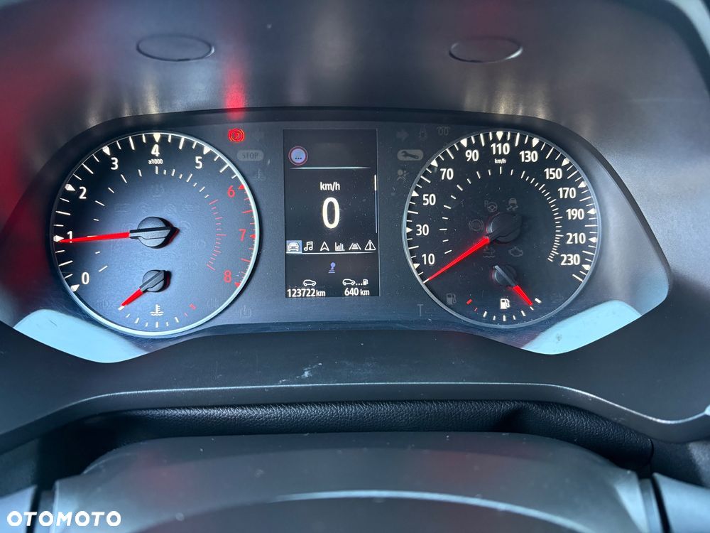 Renault Captur TCe 90 BUSINESS EDITION - 25