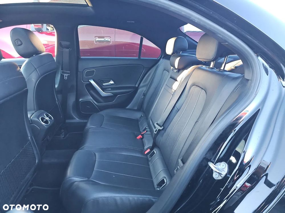 Mercedes-Benz Klasa A 250 4Matic 7G-DCT AMG Line - 13
