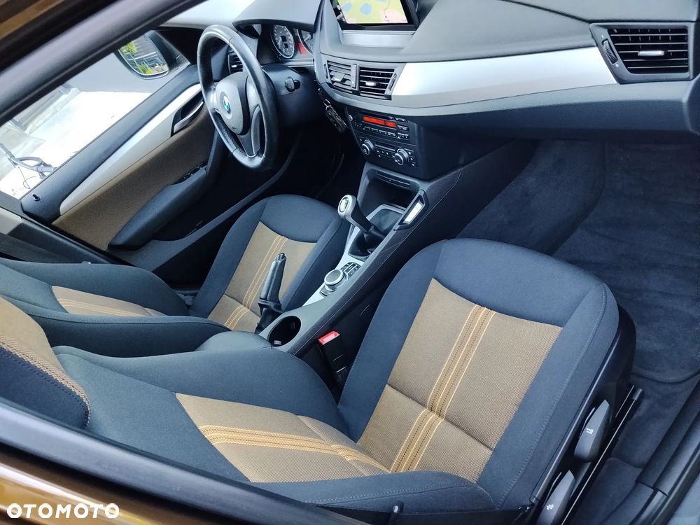 BMW X1 sDrive18i xLine - 8