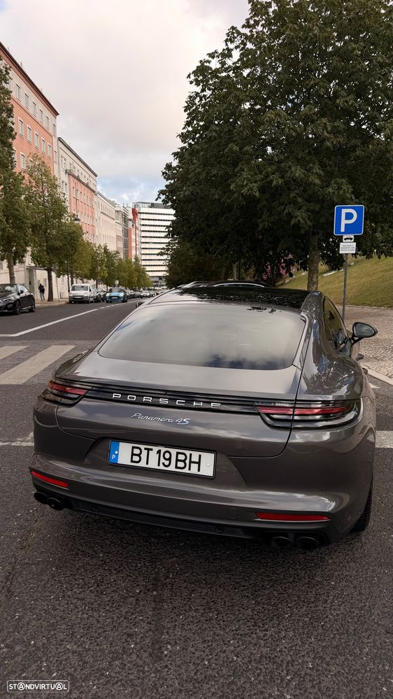 Porsche Panamera 4S - 8