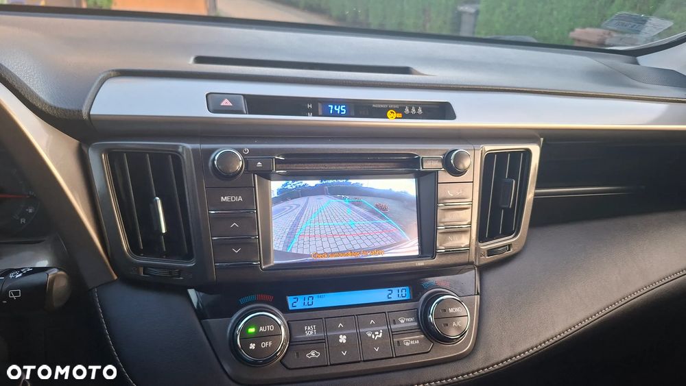 Toyota RAV4 2.0 D-4D Premium - 9