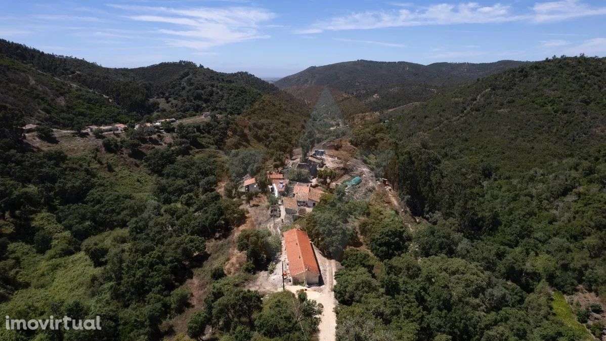 Aldeia Serrana perto de Aljezur - Grande imagem: 4/26