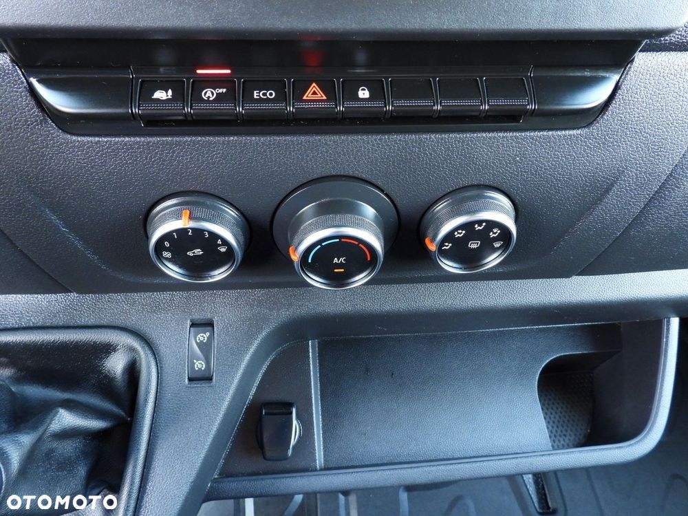 Renault MASTER PLANDEKA 10 PALET WEBASTO TEMPOMAT LEDY KLIMATYZACJA  165KM - 35