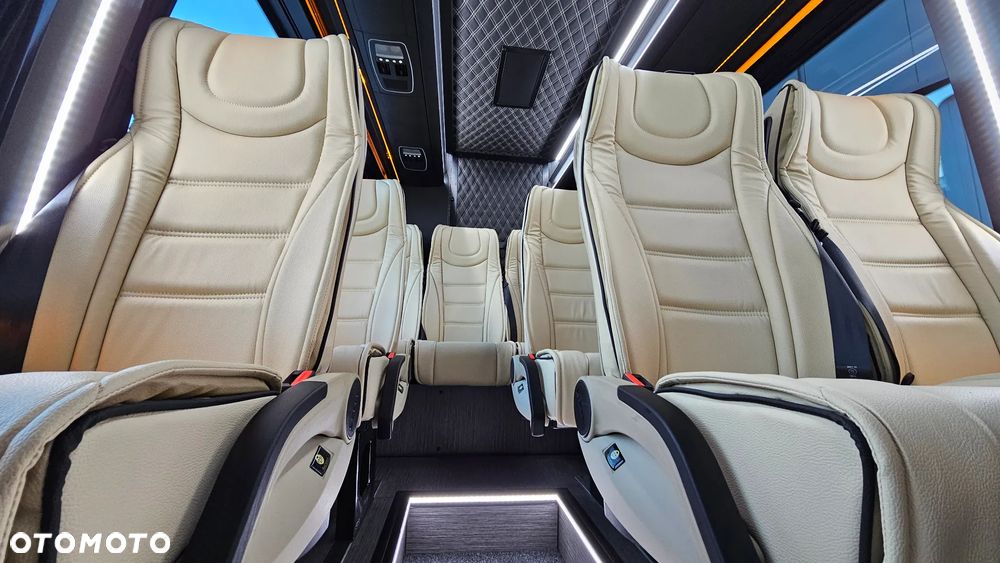 Mercedes-Benz Sprinter 519 - 19