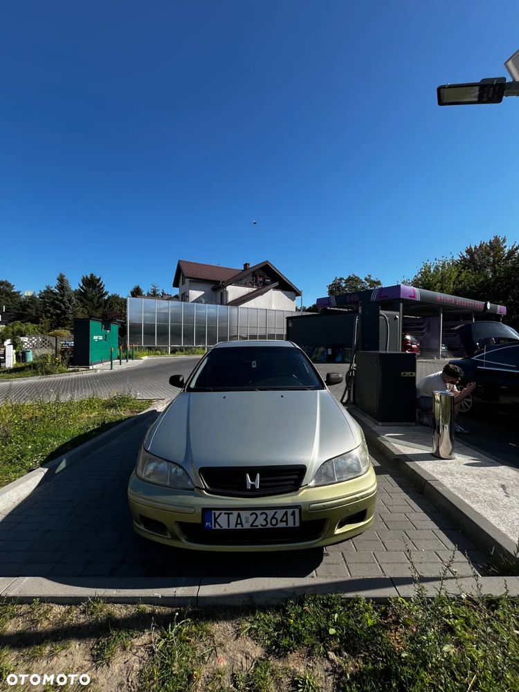 Honda Accord 1.8i S - 24